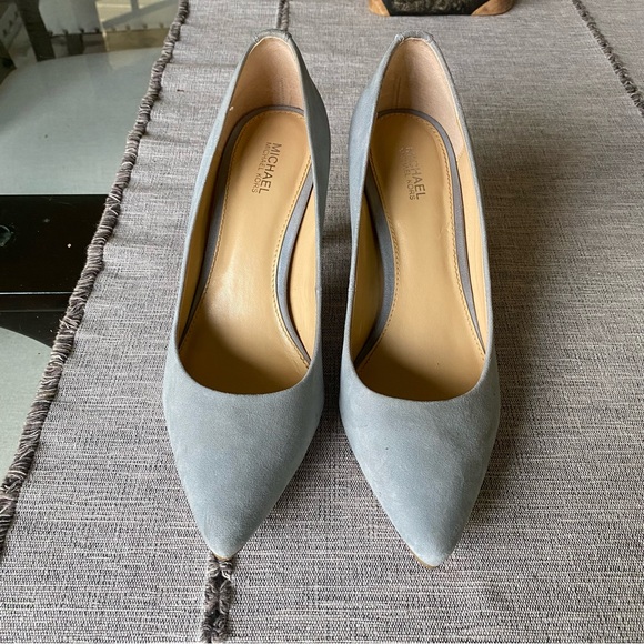 Michael by Michael Kors Flex Heel Pump in Dusty Blue, size 7. - Picture 2 of 7